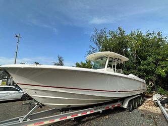 33' Boston Whaler 2018 Yacht For Sale